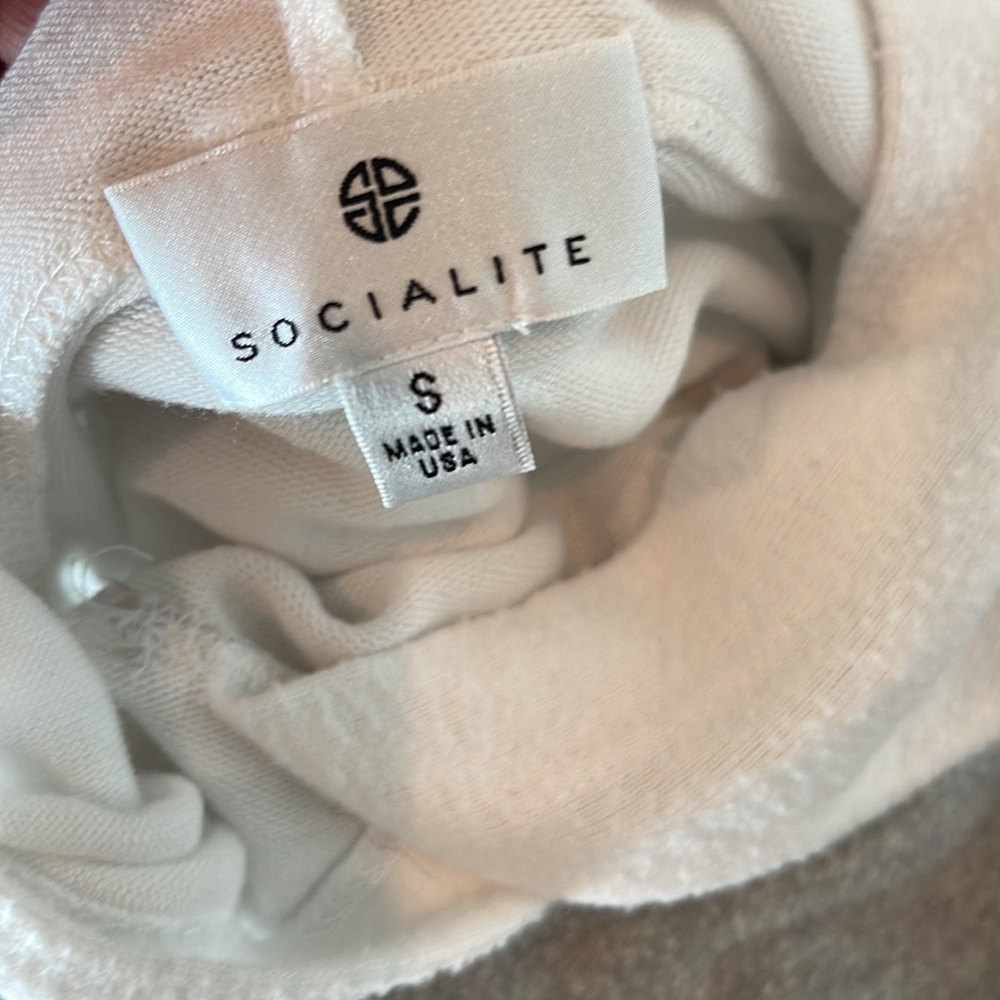 Socialite Super Soft and Fuzzy Hoodie Size S - Picture 5 of 6